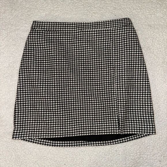 Hollister Ultra High Rise Skirt Black White Houndstooth Medium NWT - Picture 1 of 11